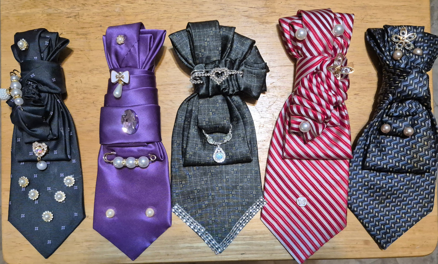 FASHION TIES FOR WOMEN