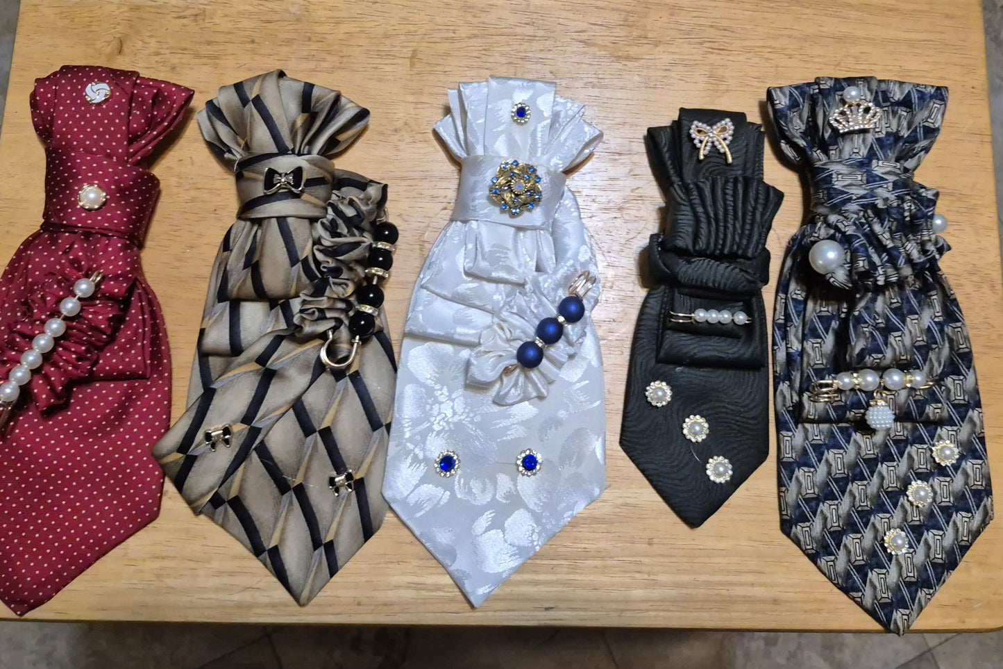 FASHION TIES FOR WOMEN
